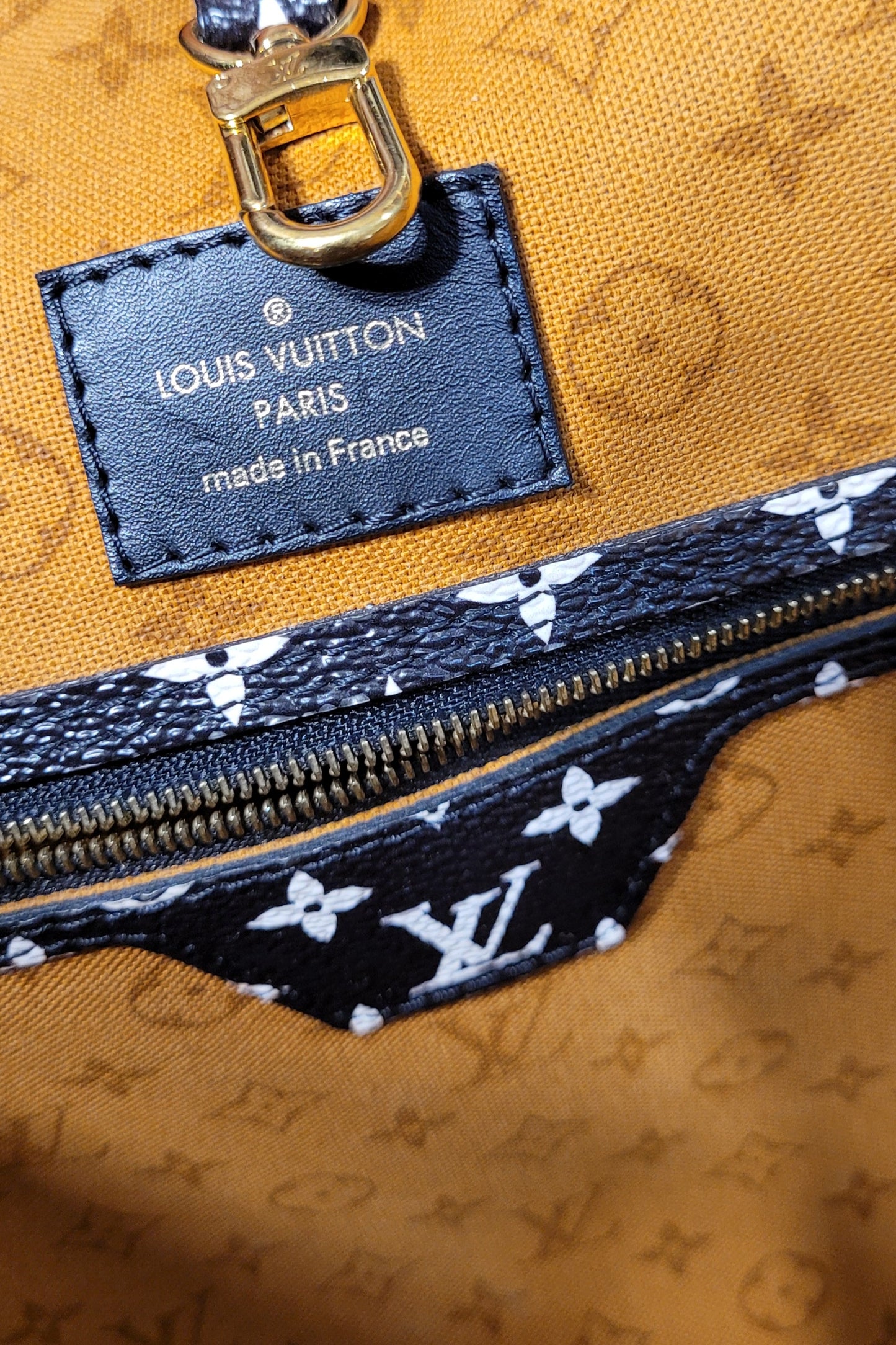 Preowned Louis Vuitton Giant Rose Neverfull MM