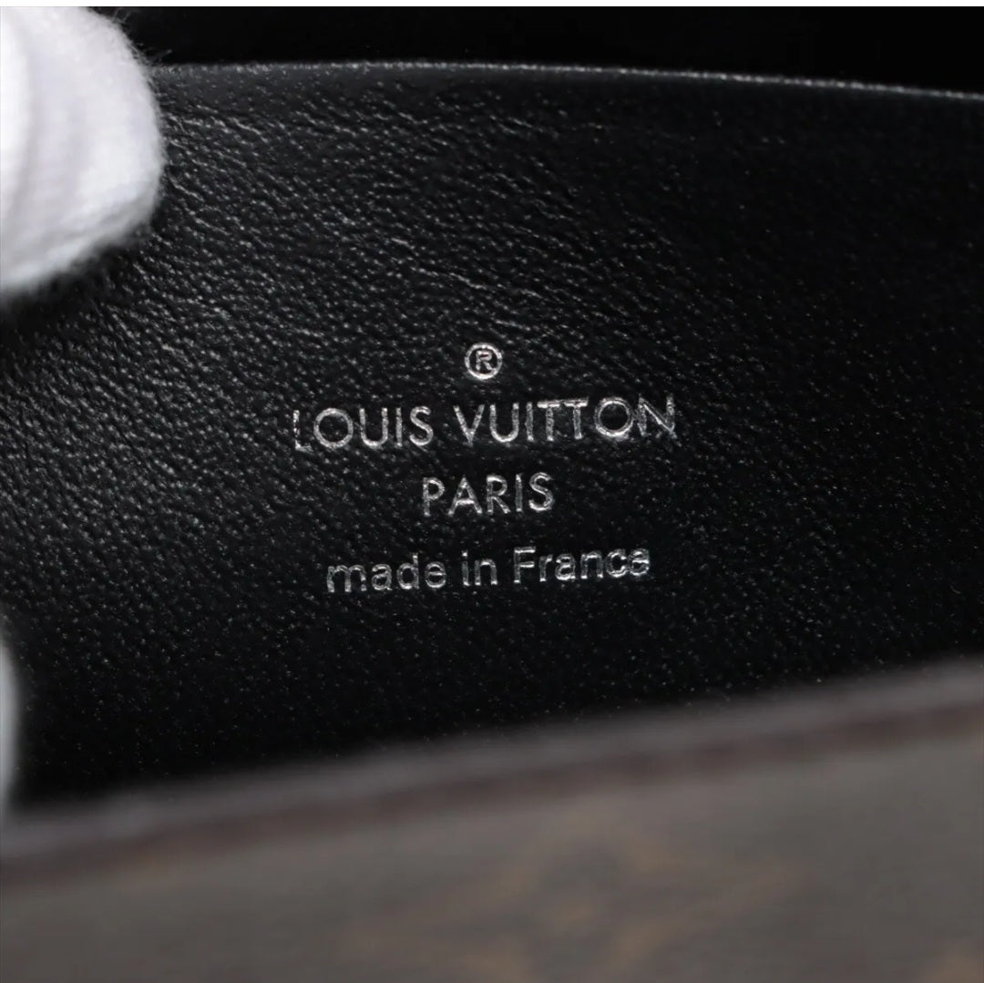 Preowned Louis Vuitton Monogram Pochette Mask GM